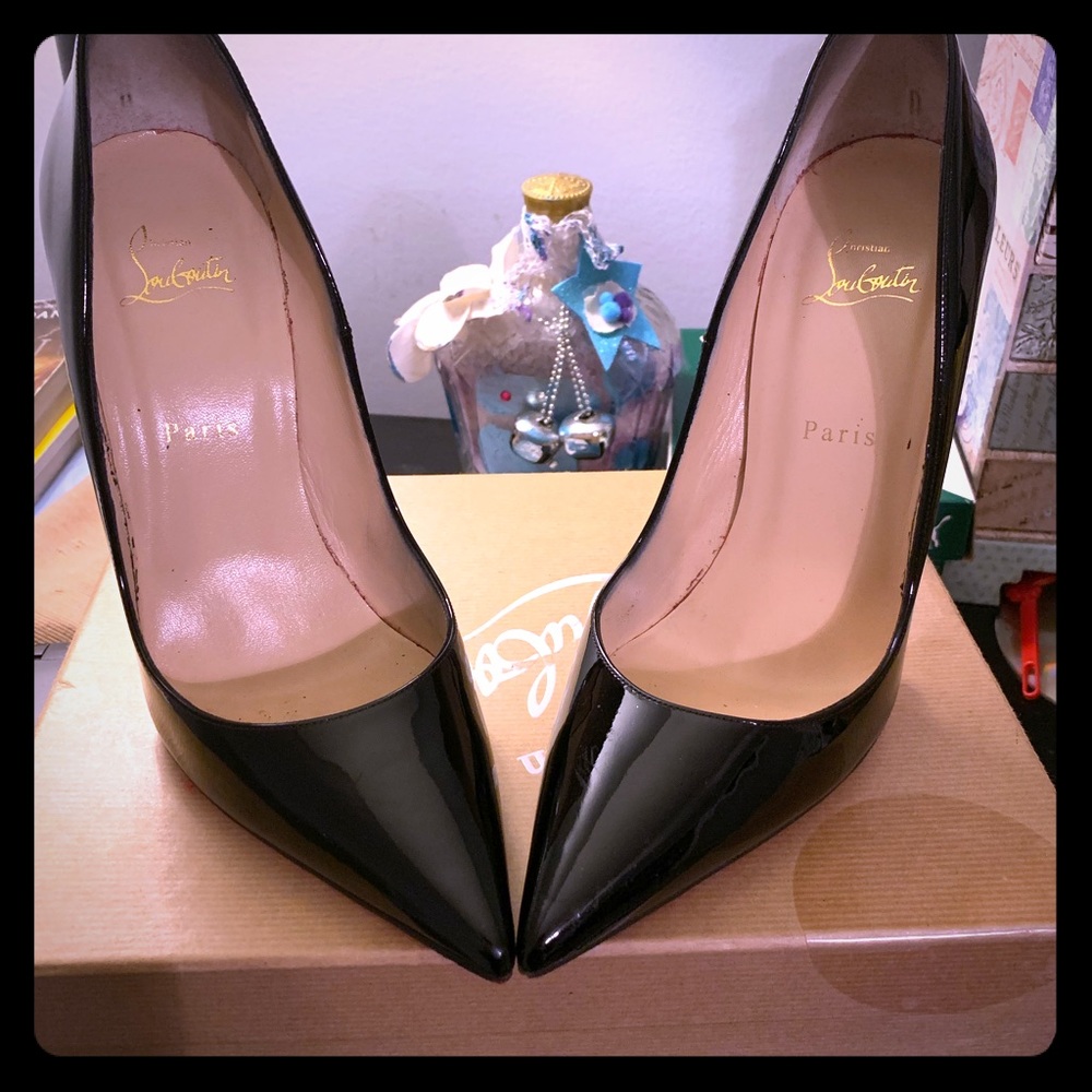 Christian louboutin Authentic “So Kate” pumps.